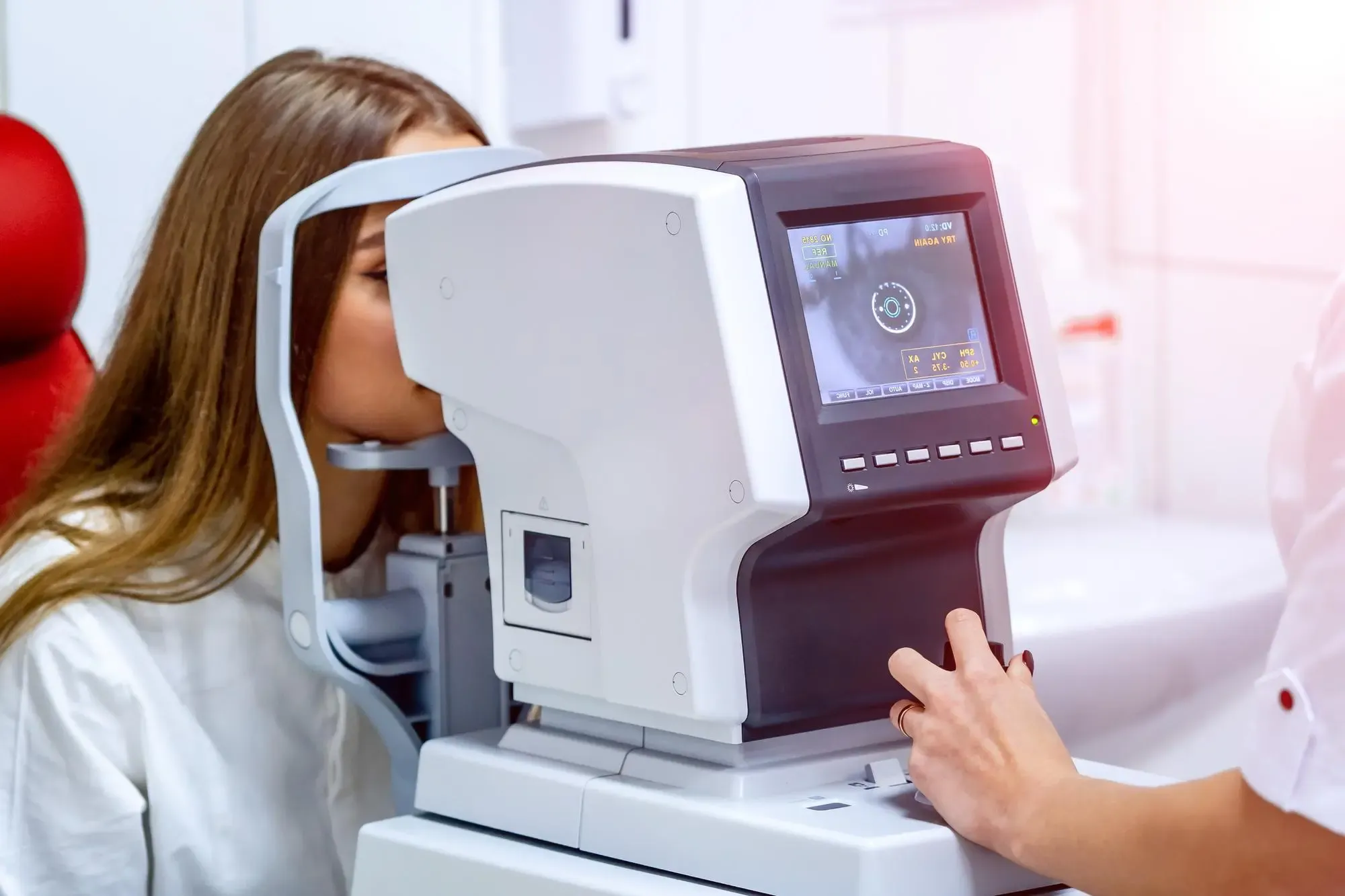 Comprehensive eye examination at NORViSTA Eye Care
