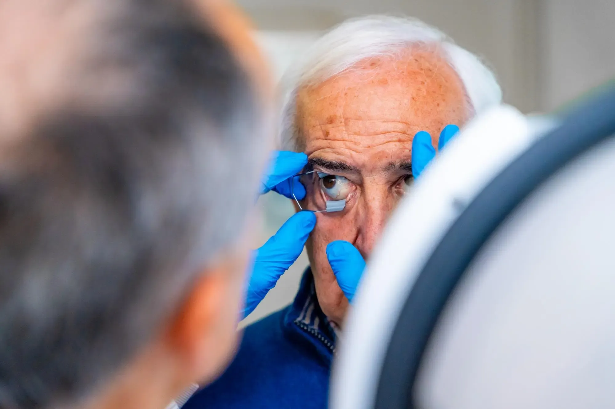 Urgent eye care examination